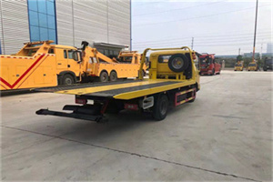 通许非事故拖车