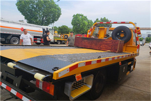 通许附近拖车电话号码服务